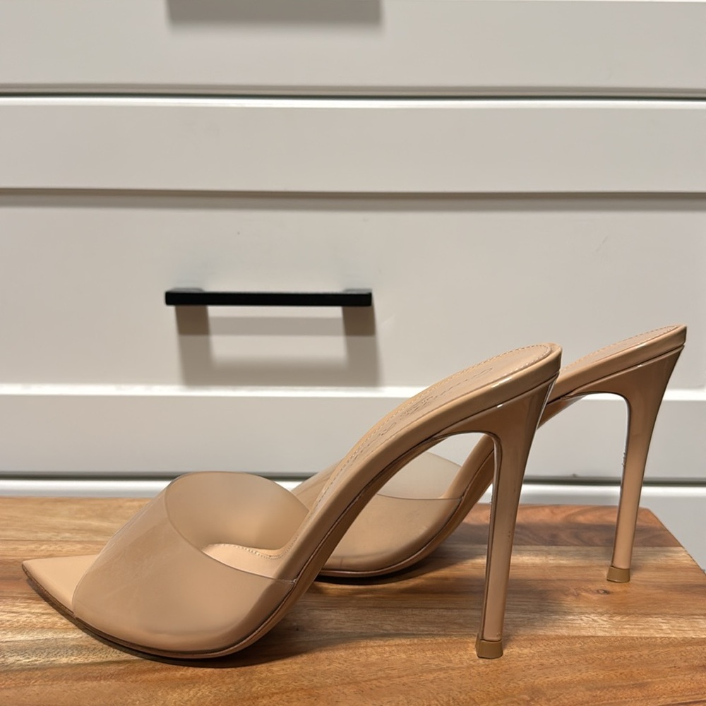 Gianvito Rossi nude
Elle 105mm transparent-strap mules sz 7 - Picture 4 of 9